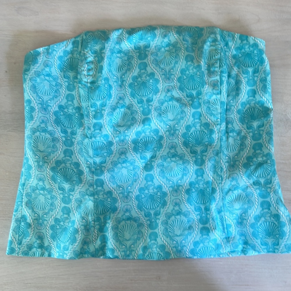 Vineyard Vines- Size 8 - Picture 2 of 4
